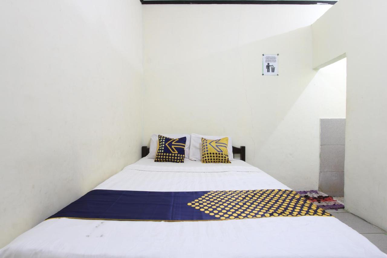 Oyo 92231 Penginapan Tanjung Alang Syariah Makassar Ngoại thất bức ảnh
