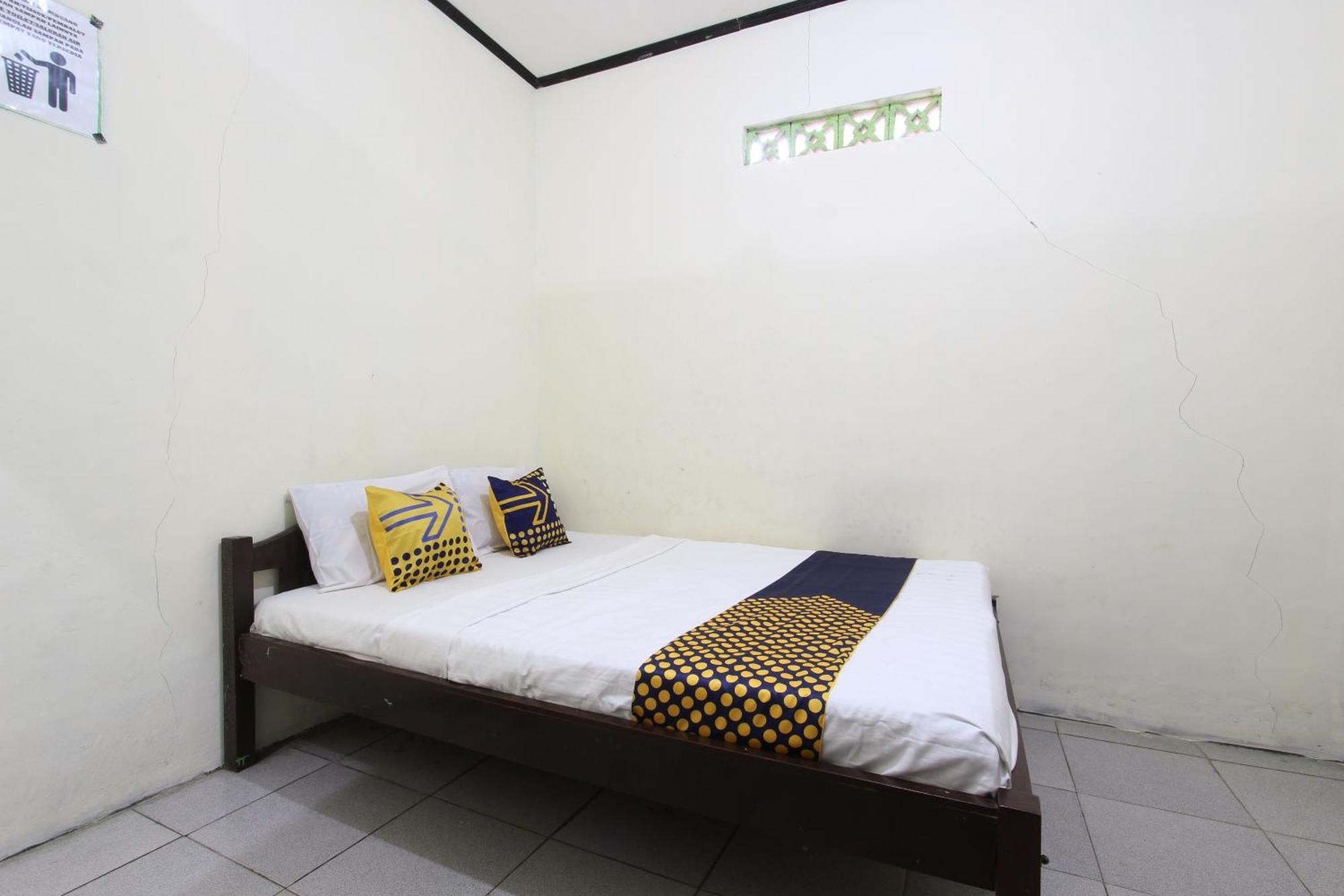 Oyo 92231 Penginapan Tanjung Alang Syariah Makassar Ngoại thất bức ảnh